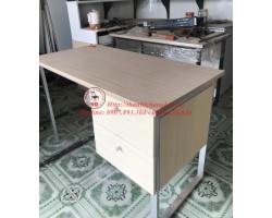 Thanh lý bàn làm việc chân sắt có học tủ